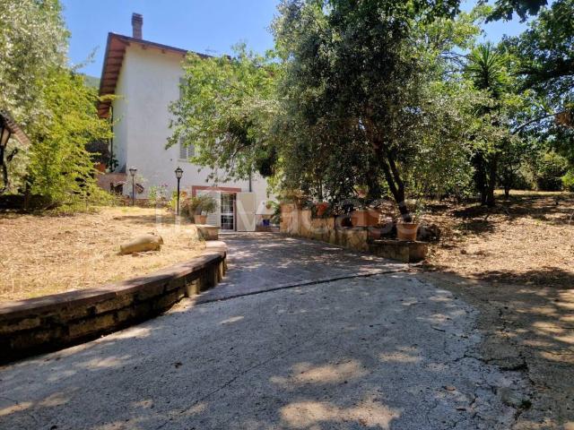 Vendesi villa singola a Catino, Poggio Catino