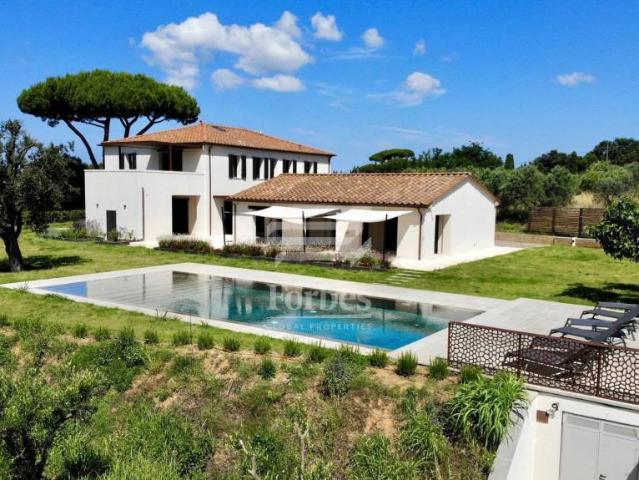 Vendesi villa singola a Cecina