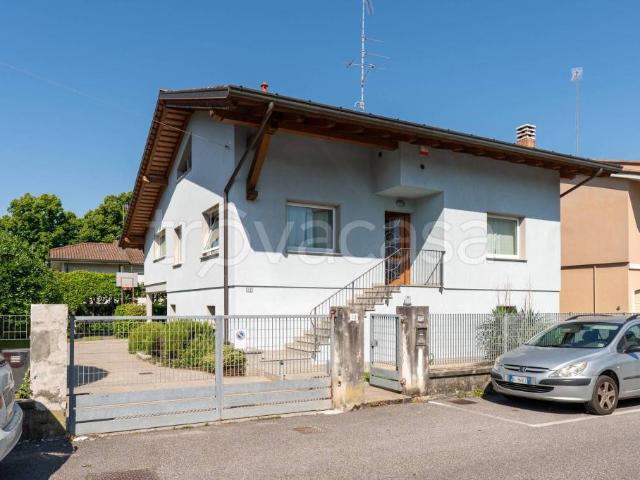 Vendesi villa singola a Cervignano del Friuli