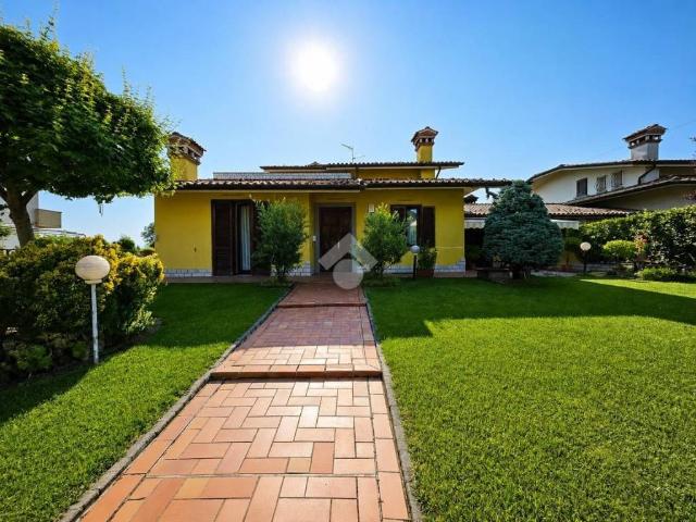 Vendesi villa singola a Chiari