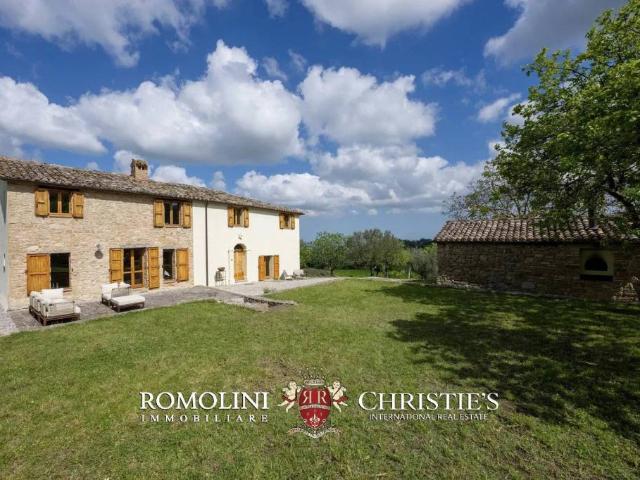 Vendesi villa singola a Cingoli