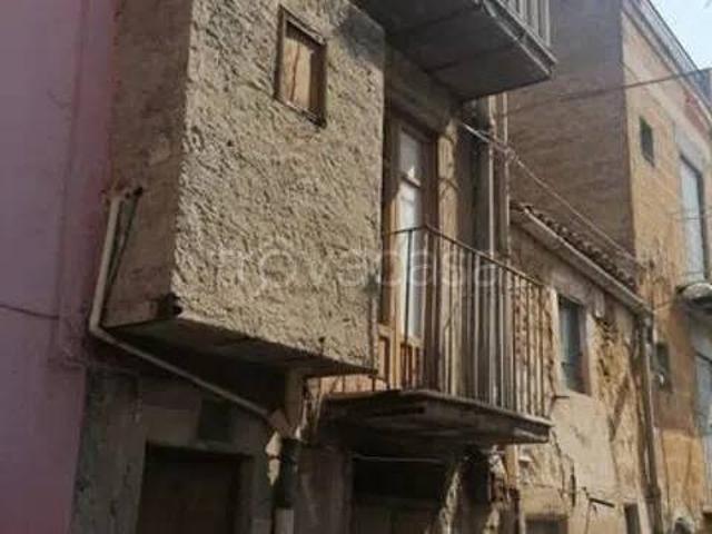 Vendesi villa singola a Cianciana via Setticasi