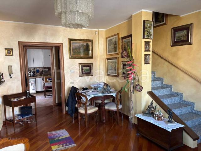 Vendesi villa singola a Cilavegna corso Roma