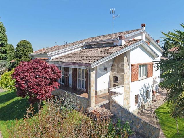 Vendesi villa singola a Cisliano via Ugo Foscolo