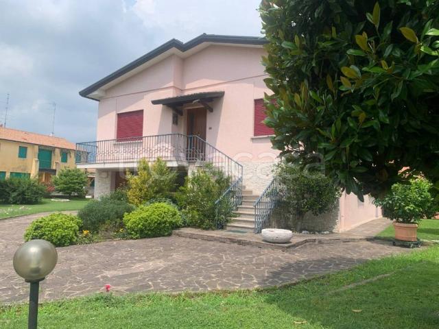Vendesi villa singola a Conegliano