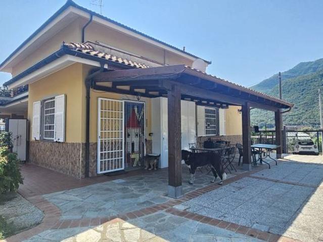 Vendesi villa singola a Coasco, Villanova d'Albenga