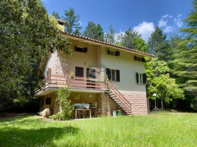 Vendesi villa singola a Colfiorito, Foligno