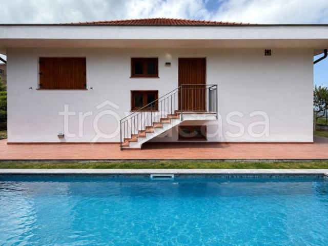Vendesi villa singola a Collesano