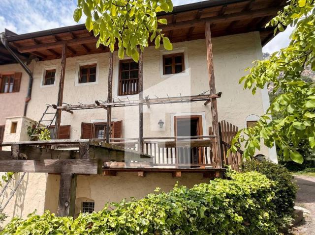 Vendesi villa singola a Cortaccia sulla strada del vino