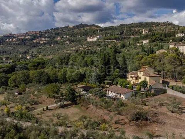 Vendesi villa singola a Cortona, Campaccio