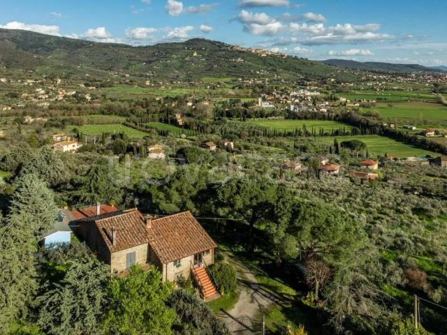 Vendesi villa singola a Cortona