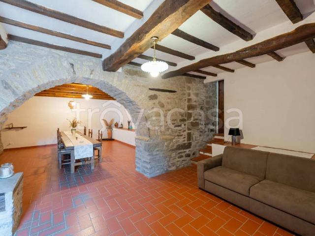 Vendesi villa singola a Cortona
