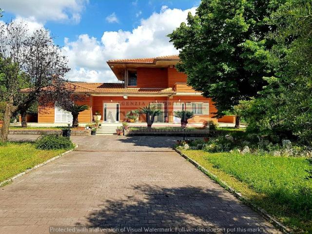 Vendesi villa singola a Cori