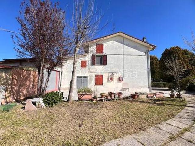 Vendesi villa singola a Correggio