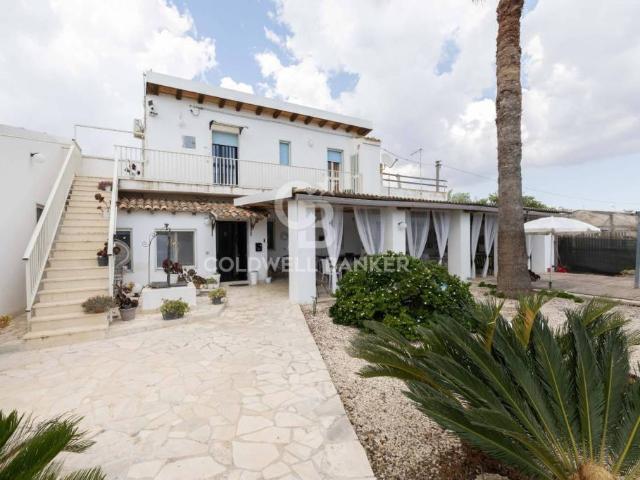 Vendesi villa singola a Donnalucata, Scicli