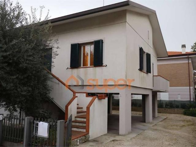 Vendesi villa singola a Fano via Guido Guinizzelli, San Cristoforo Coop