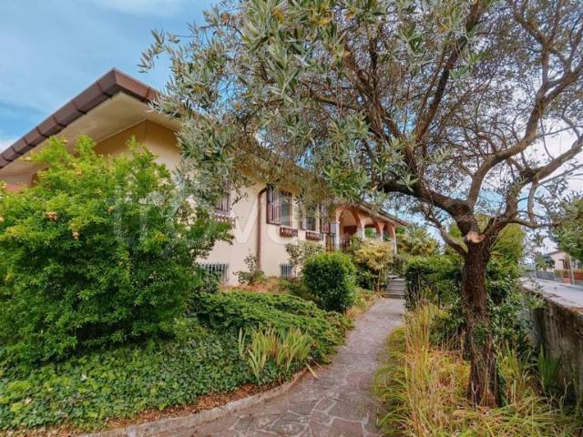 Vendesi villa singola a Faedis, Campeglio