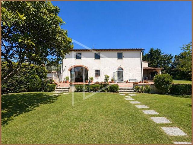 Vendesi villa singola a Fiesole via Aretina Nuova, 4