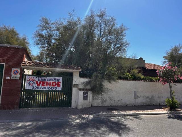Vendesi villa singola a Fiumicino, Focene
