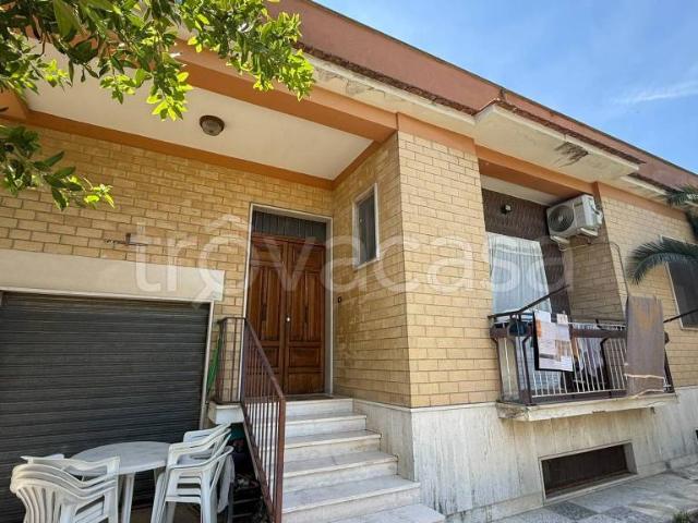 Vendesi villa singola a Foggia viale Leone XIII, Rione Martucci Diaz