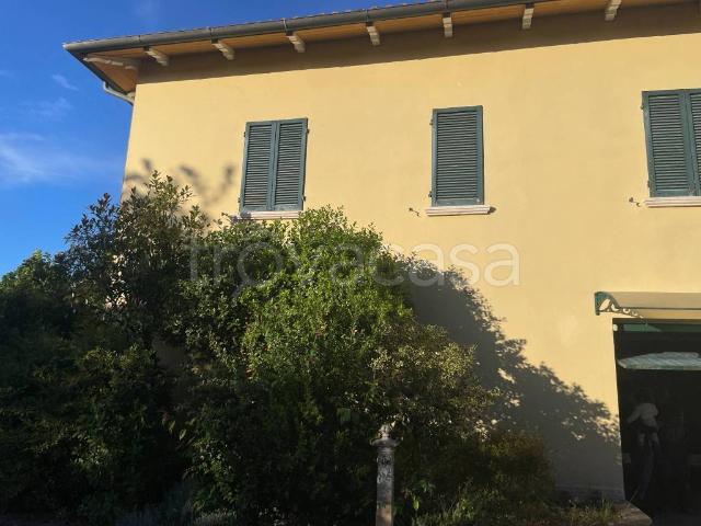 Vendesi villa singola a Foiano della Chiana via Gioco del Pallone