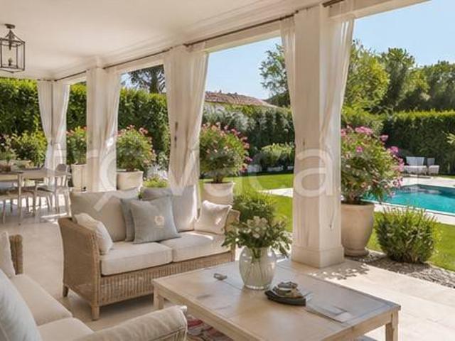 Vendesi villa singola a Forte dei Marmi