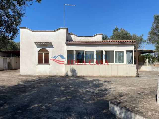 Vendesi villa singola a Francavilla Fontana