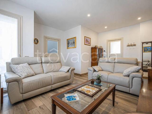 Vendesi villa singola a Garbatola, Nerviano