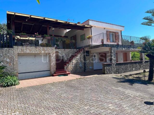 Vendesi villa singola a Gibilmanna, Cefalù
