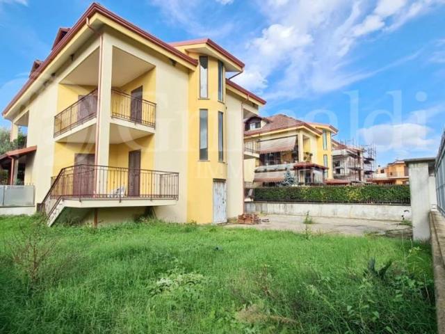 Vendesi villa singola a Giugliano in Campania via ripuaria, snc, Varcaturo