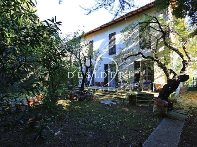 Vendesi villa singola a Grosseto via Bruno Buozzi, Centro città