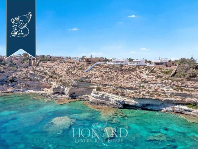Vendesi villa singola a Lampedusa e Linosa