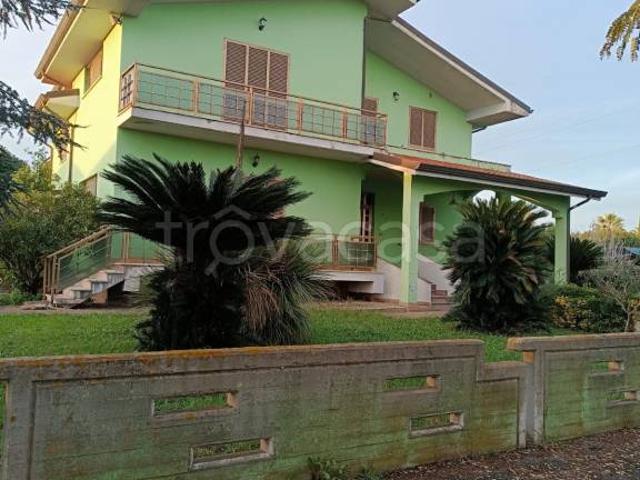 Vendesi villa singola a Latina, Borgo San Michele