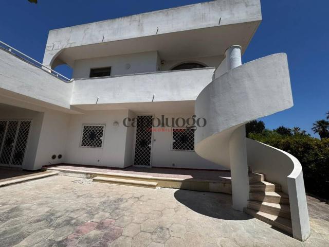 Vendesi villa singola a Lecce via Ladispoli, 1, Torre Rinalda