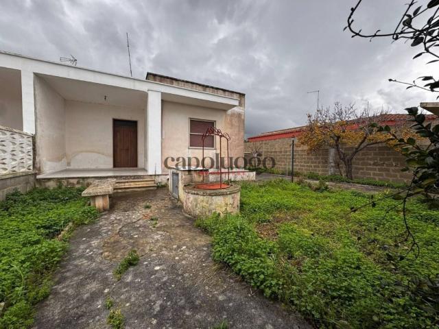 Vendesi villa singola a Lecce via Marina di Cecina, snc, Torre Rinalda