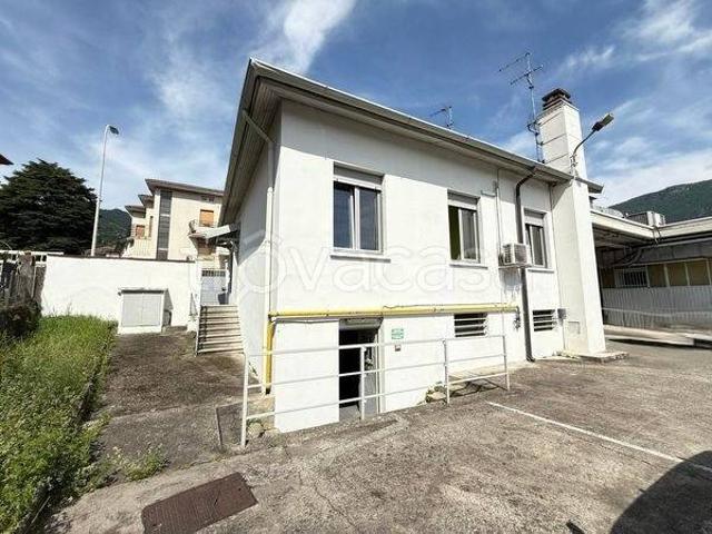 Vendesi villa singola a Lecco via Fiume, 6, Olate