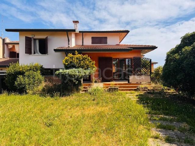 Vendesi villa singola a Legnago