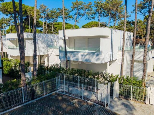 Vendesi villa singola a Lignano Pineta, Lignano Sabbiadoro