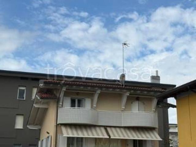 Vendesi villa singola a Lignano Sabbiadoro via Paluzza