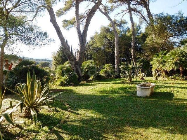 Vendesi villa singola a Livorno via di Montenero, Montenero Basso Montenero Alto
