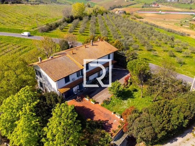 Vendesi villa singola a Longiano, La Crocetta