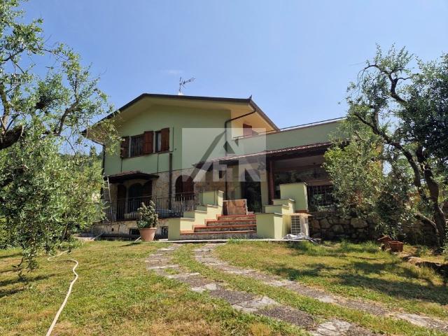 Vendesi villa singola a Lucca via vecchia i, Maggiano