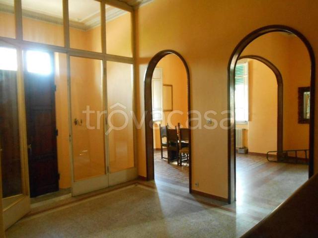 Vendesi villa singola a Lucca viale Guglielmo Marconi, Arancio