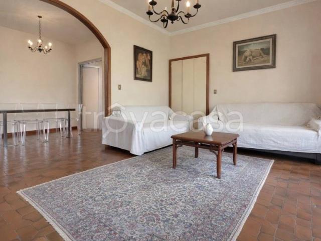 Vendesi villa singola a Lucca, Sant'Anna