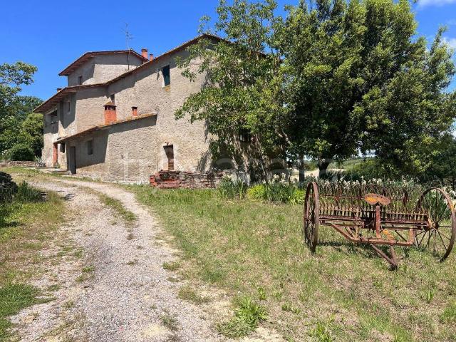 Vendesi villa singola a Lucignano