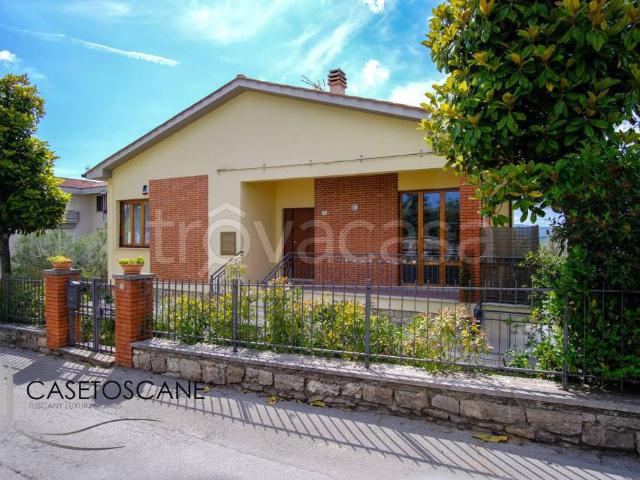 Vendesi villa singola a Lucignano viale di San Rocco