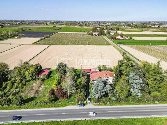 Vendesi villa singola a Lugo via Piratello