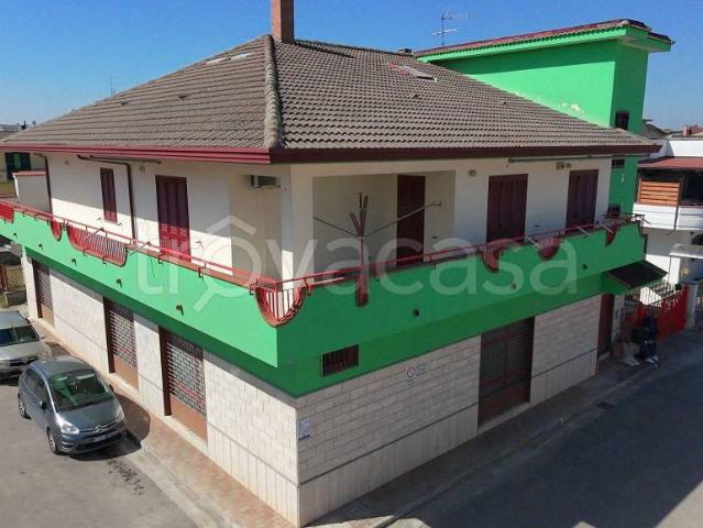 Vendesi villa singola a Maddaloni via Napoli