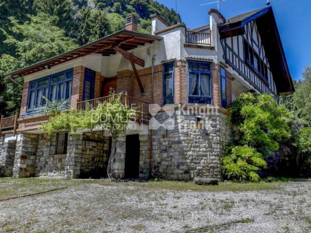Vendesi villa singola a Magreglio