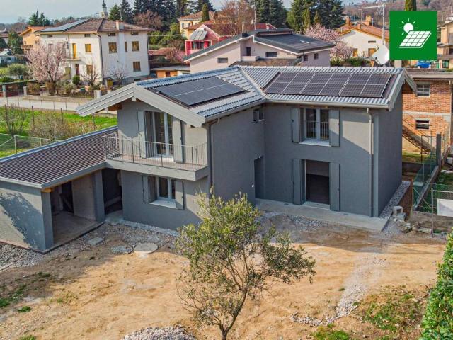 Vendesi villa singola a Martignacco